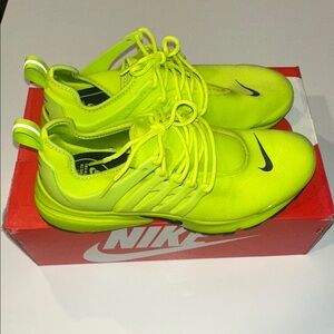Nike Atomic Green Women’s Presto Sneakers